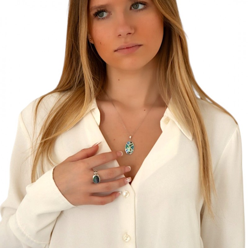 Bijou porté – pendentif Maëna en nacre abalone naturelle et argent – Kiralou