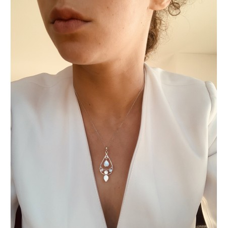 Bijou porté – pendentif Clara en forme de goutte, argent et nacre blanche – Kiralou